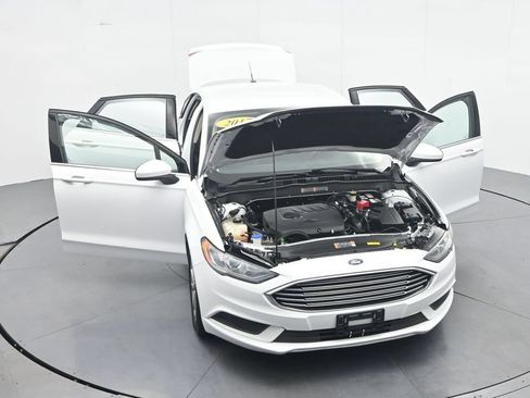 Used 2017 Ford Fusion SE w/ Fusion SE Technology Package FWD image 40