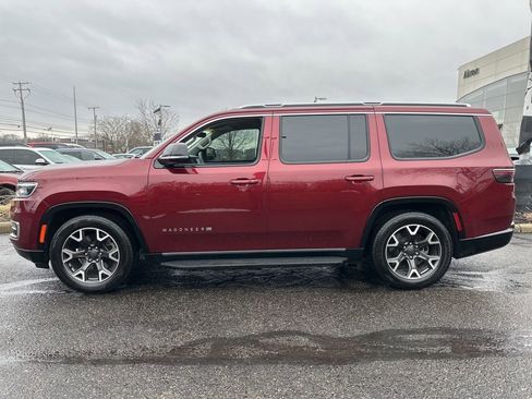 Used 2023 Jeep Wagoneer Series III w/ Preferred Equipment Group image 9