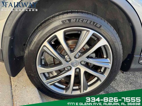 Used 2017 INFINITI QX50 2WD w/ Deluxe Touring Package image 34