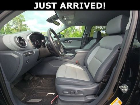 Used 2022 Chevrolet Blazer LT w/ Sound & Technology Package FWD image 10