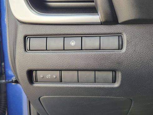 Used 2022 Nissan Rogue SV FWD image 21