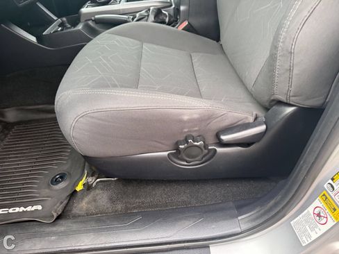 Used 2017 Toyota Tacoma TRD Sport w/ Tow Package RWD image 23