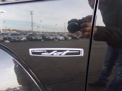 Used 2012 Jeep Liberty Limited Jet w/ Comfort/Convenience Group image 4