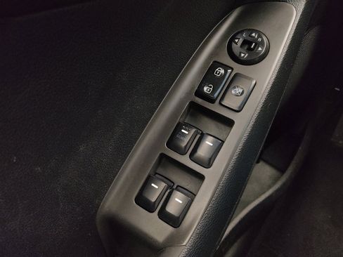 Used 2017 Kia Forte S FWD image 27