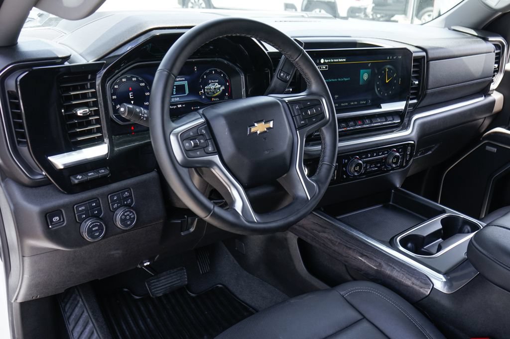 Used 2025 Chevrolet Silverado 2500 LTZ w/ LTZ Premium Package AWD/4WD image 21