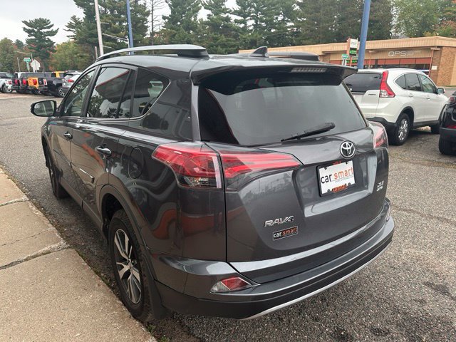 Used 2017 Toyota RAV4 XLE AWD/4WD image 5