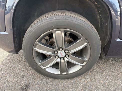 Used 2019 GMC Acadia Denali image 14