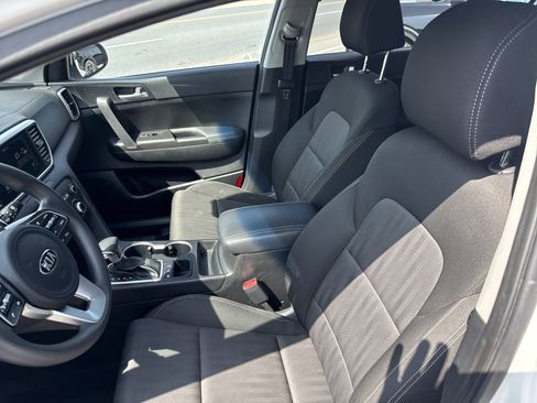 Used 2021 Kia Sportage LX AWD/4WD image 12