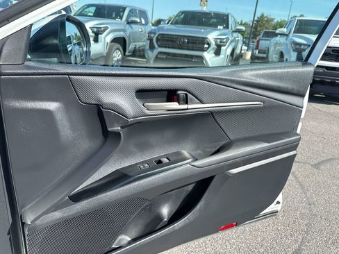 Used 2025 Toyota Camry SE FWD image 19