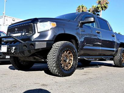 Used 2017 Toyota Tundra SR5 w/ SR5 Upgrade Package
