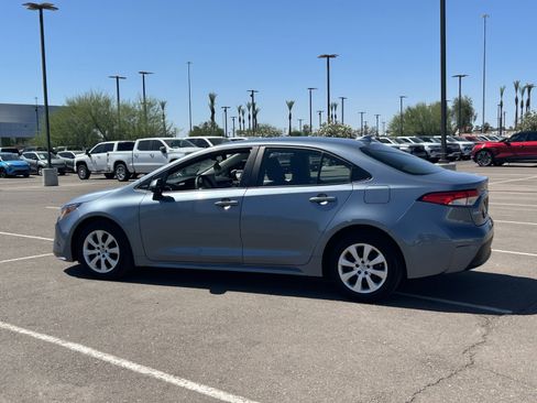 Used 2023 Toyota Corolla LE FWD image 3
