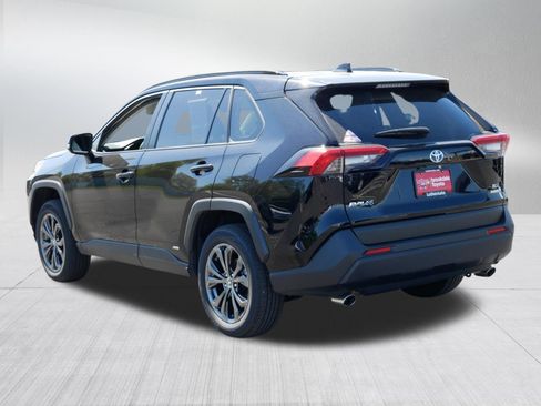 Certified 2023 Toyota RAV4 XLE Premium AWD/4WD image 5
