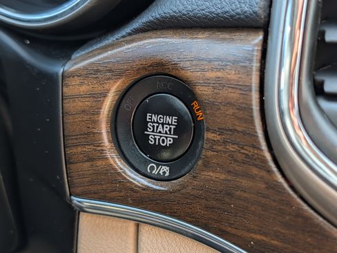 Used 2016 Jeep Grand Cherokee Limited AWD/4WD image 29