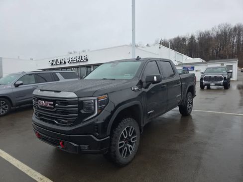 Used 2022 GMC Sierra 1500 AT4 w/ AT4 Preferred Package image 1