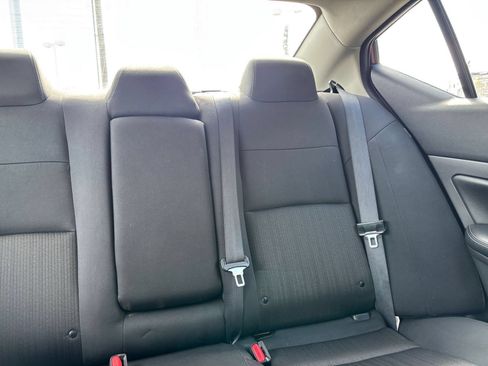 Used 2025 Nissan Altima 2.5 SV FWD image 33