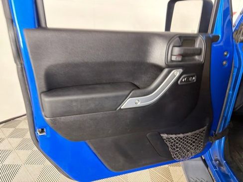 Used 2015 Jeep Wrangler Sahara AWD/4WD image 12