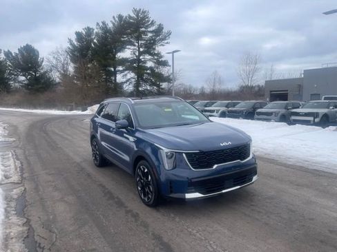 Certified 2025 Kia Sorento SX image 4