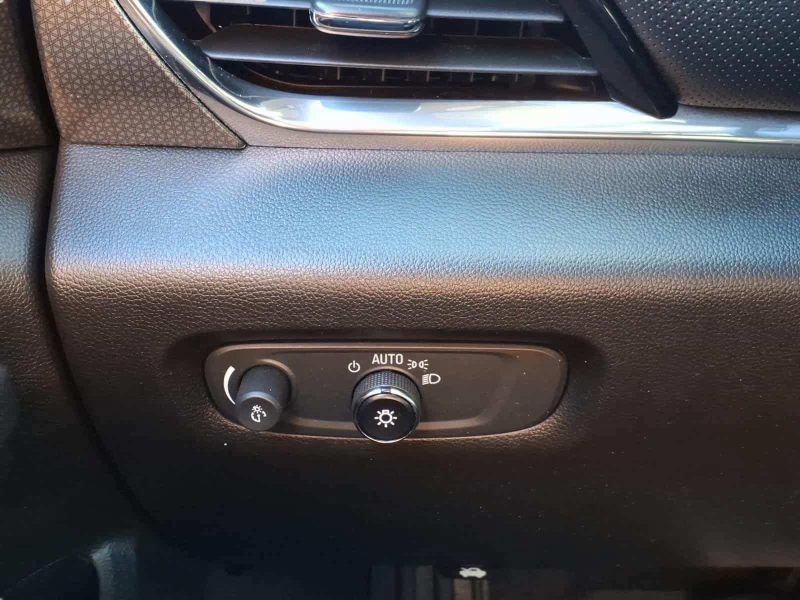 Used 2023 Chevrolet Traverse Premier w/ LPO, Floor Liner Package FWD image 25