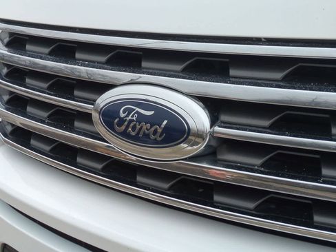 Used 2021 Ford Expedition XLT image 12