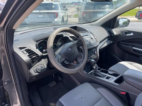 Used 2017 Ford Escape SE FWD image 11