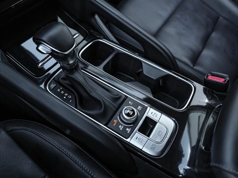 Used 2022 Kia Telluride S AWD/4WD image 26