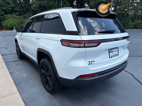 Certified 2023 Jeep Grand Cherokee Altitude AWD/4WD image 13