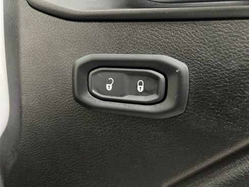 Used 2024 Jeep Wrangler Unlimited Rubicon AWD/4WD image 31