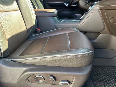 Used 2024 GMC Sierra 3500 Denali w/ Denali Reserve Package image 14