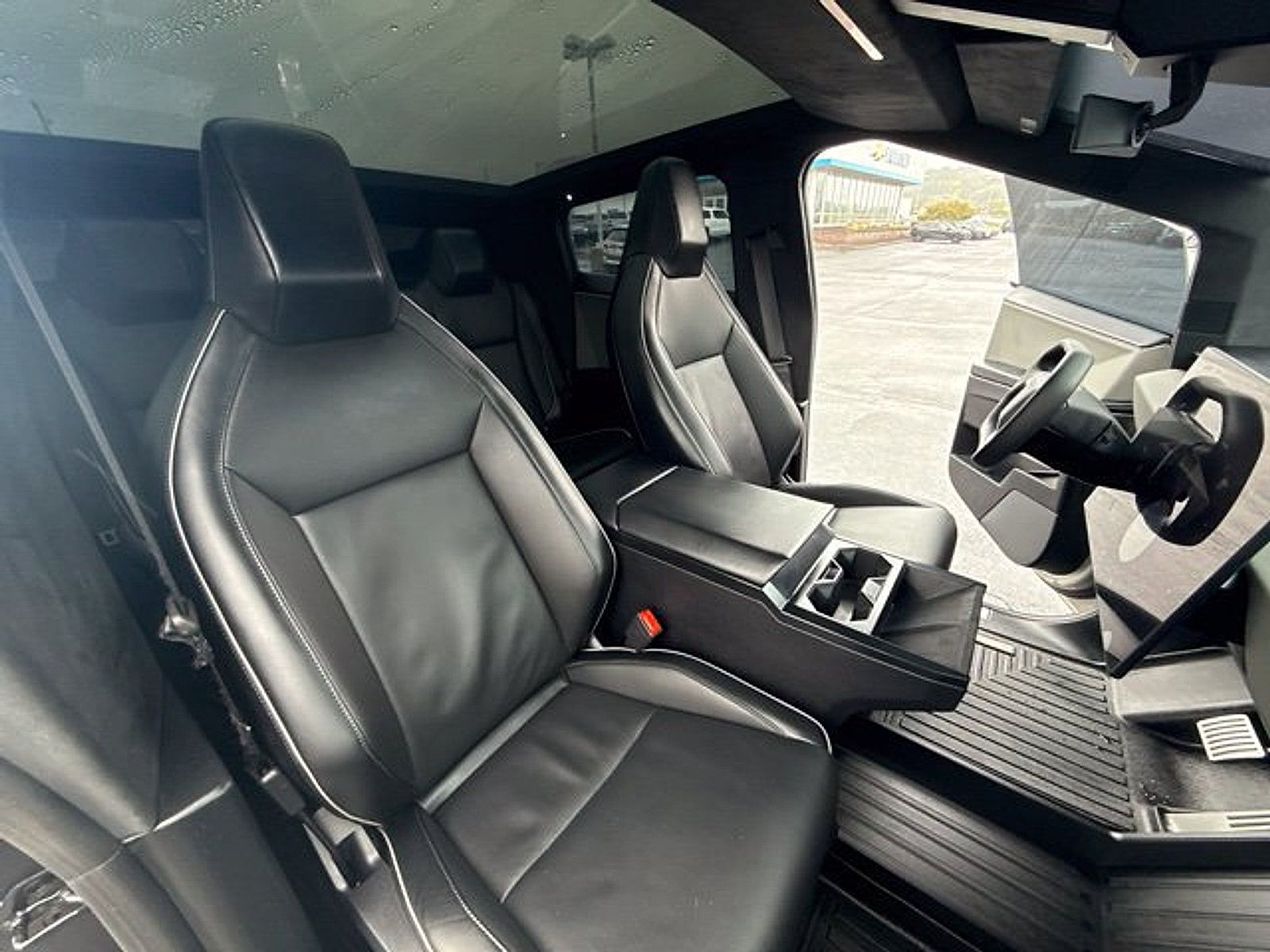 Used 2025 Tesla Cybertruck AWD Crew Cab image 23
