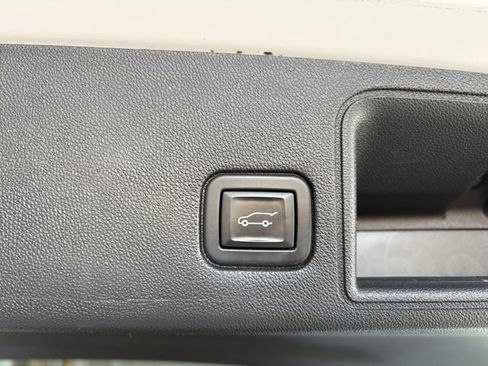 Used 2020 GMC Terrain SLE w/ Driver Convenience Package AWD/4WD image 15