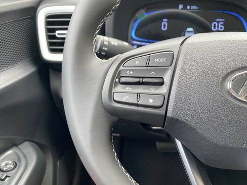 New 2026 Hyundai Venue SEL FWD image 19