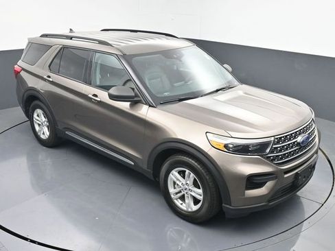 Used 2021 Ford Explorer XLT RWD image 35