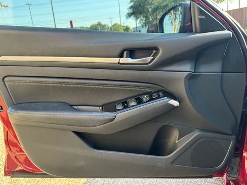 Used 2022 Nissan Altima 2.5 SL FWD image 22
