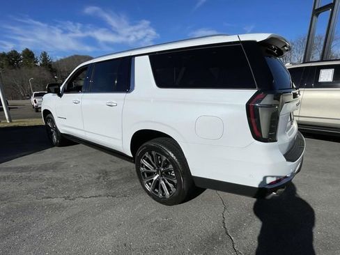 New 2026 Chevrolet Suburban High Country image 5