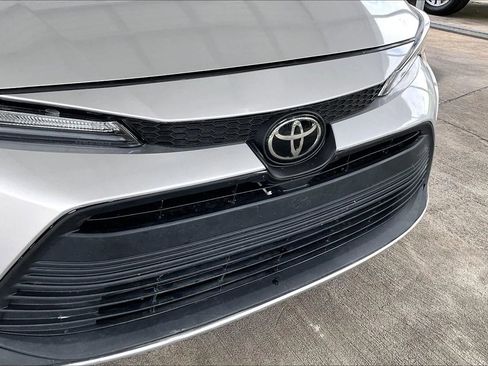 Used 2023 Toyota Corolla LE FWD image 29