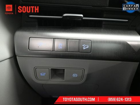 Used 2024 Hyundai Kona Limited image 21