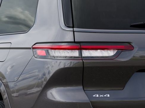 New 2026 Jeep Grand Cherokee L Limited image 9