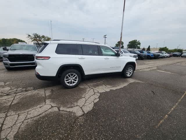 Used 2023 Jeep Grand Cherokee L Laredo w/ Luxury Tech Group I AWD/4WD image 11
