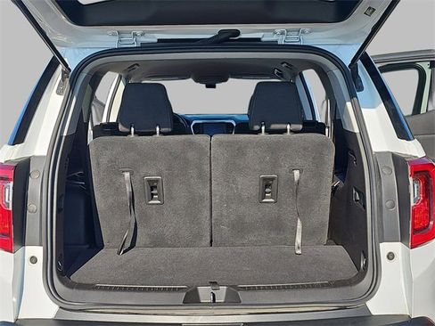 Certified 2023 GMC Acadia SLE image 13