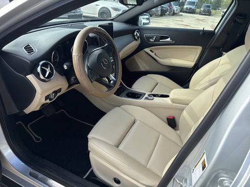 Certified 2019 Mercedes-Benz GLA 250 image 9