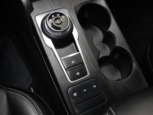 Used 2022 Ford Escape Titanium image 13