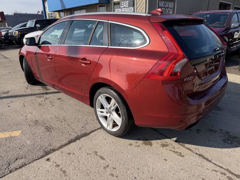 Used 2015 Volvo V60 T5 Premier FWD image 3