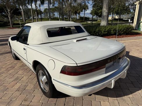 Used 1990 Buick Reatta Convertible image 8
