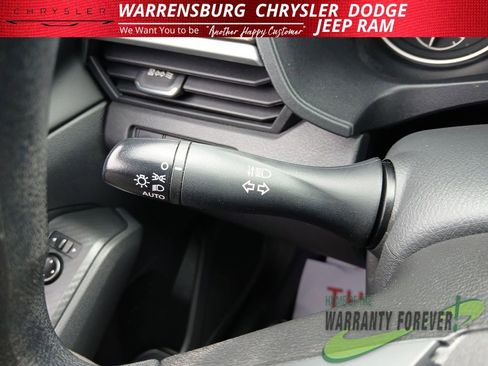Used 2024 Nissan Altima 2.5 SV FWD image 17