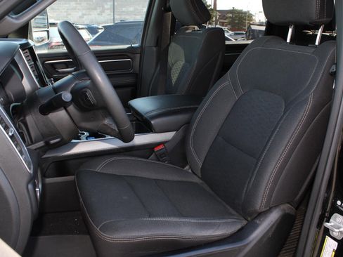 Used 2025 RAM 1500 Big Horn AWD/4WD image 16