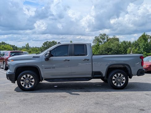 Used 2024 Chevrolet Silverado 2500 Custom w/ Custom Value Package AWD/4WD image 6