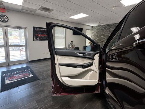 Used 2019 Ford Edge Titanium w/ Equipment Group 301A FWD image 13