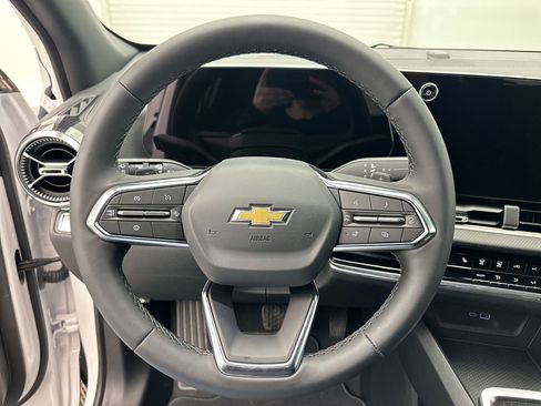 New 2026 Chevrolet Equinox LT AWD/4WD image 17