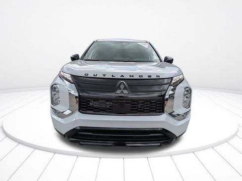 New 2026 Mitsubishi Outlander SE FWD image 9