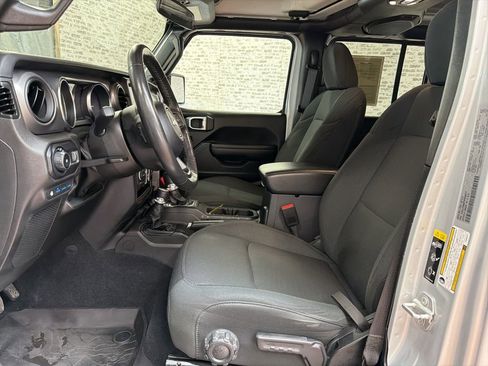 Used 2023 Jeep Wrangler Unlimited w/ Cold Weather Group image 24